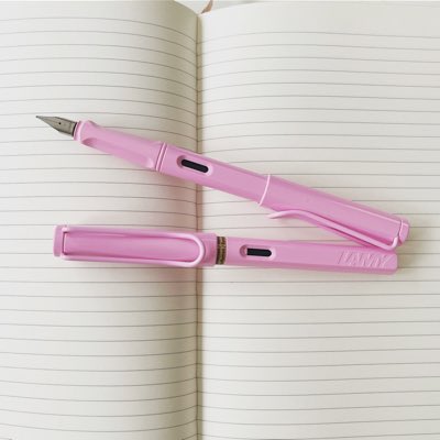 njsjournal's tweet photo. i’m a barbie girl, in a barbie world.. 💕
.
#NewProfilePic #lamy @PenStore #journal #selftalk #selfheal https://t.co/EkQIDs1WYa