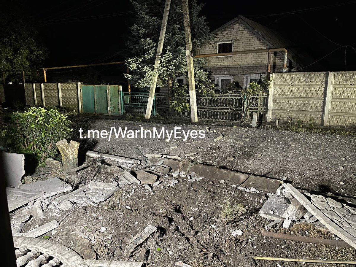 Ночью по Киевскому району шрапнелью били. 

t.me/WarInMyEyes/44…