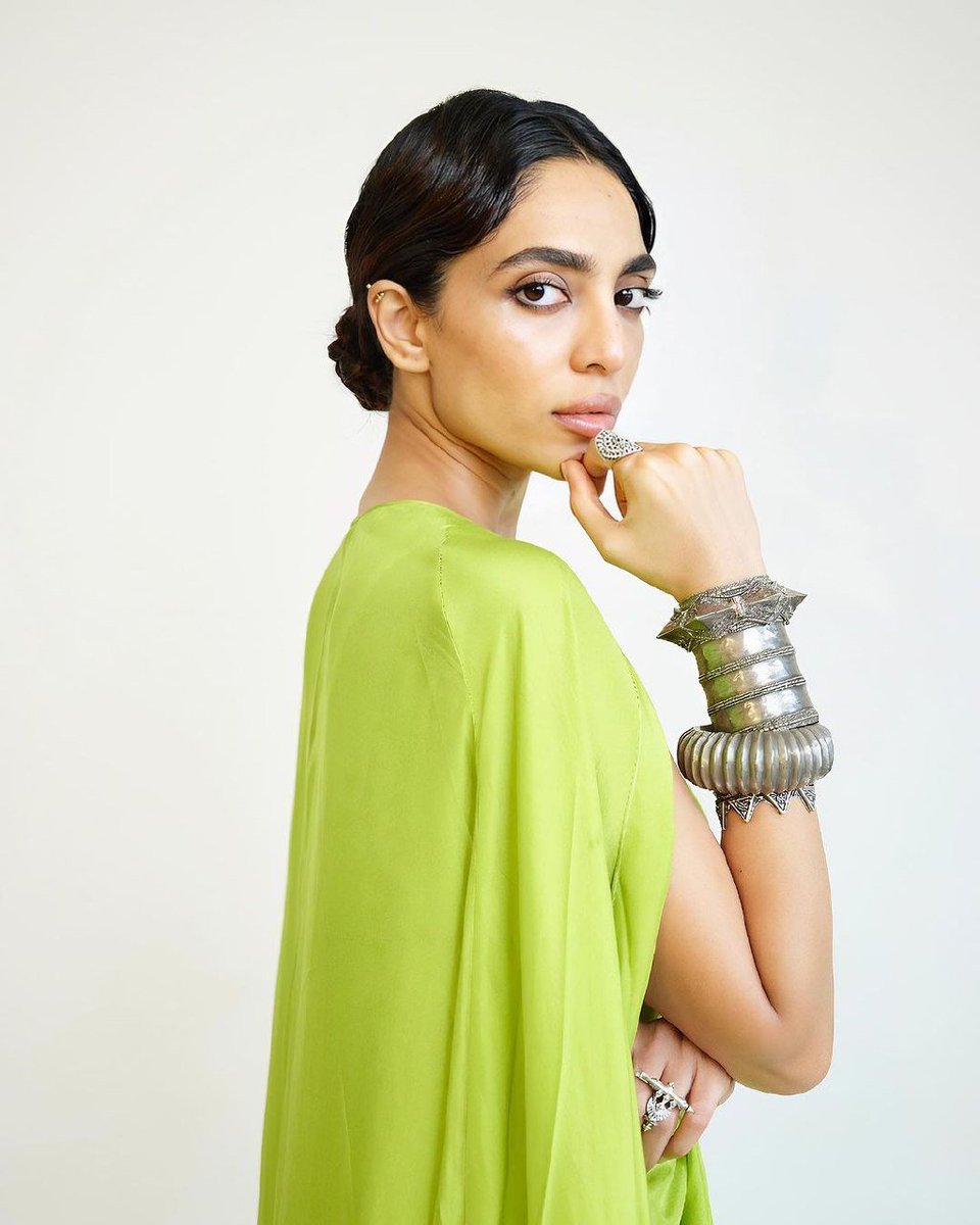 AngelThomasJ's tweet photo. Sobhita Dhullipala 

@ActressAddictt @actress_fapping @3jankai @arun_sammu @actress_fapping @houseofd3vil @mrspriyamrs @tollytweepz @FlashLeap77265 @Cuckyhubbyy @sobhitaD #SobhitaDhulipala https://t.co/SwZKczcNMB