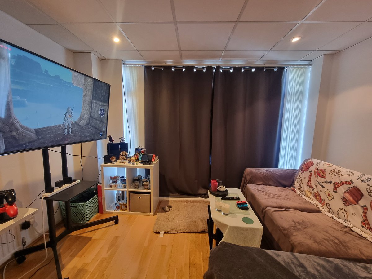 PumpkinAsuna's tweet photo. Moved to UK with @xanhisam recently, always talked about having our own gaming cave for people to hang out ♡ So happy and proud of what he have accomplished in the past 4 years :)
Also started picking up on some table top games. 
Any recommendations? https://t.co/T5bKnt07Ny