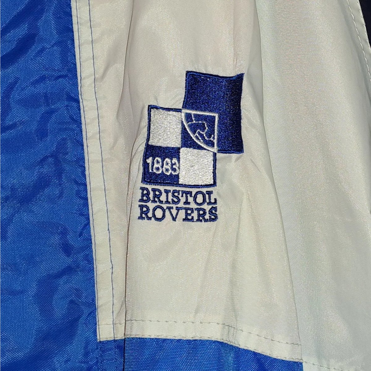 PeterSubbuteo's tweet image. NEW ARRIVAL over on my instagram... instagram.com/p/CveVEyIoKtr/…

#BristolRovers #FootballShirts #UTG #myGasShirts