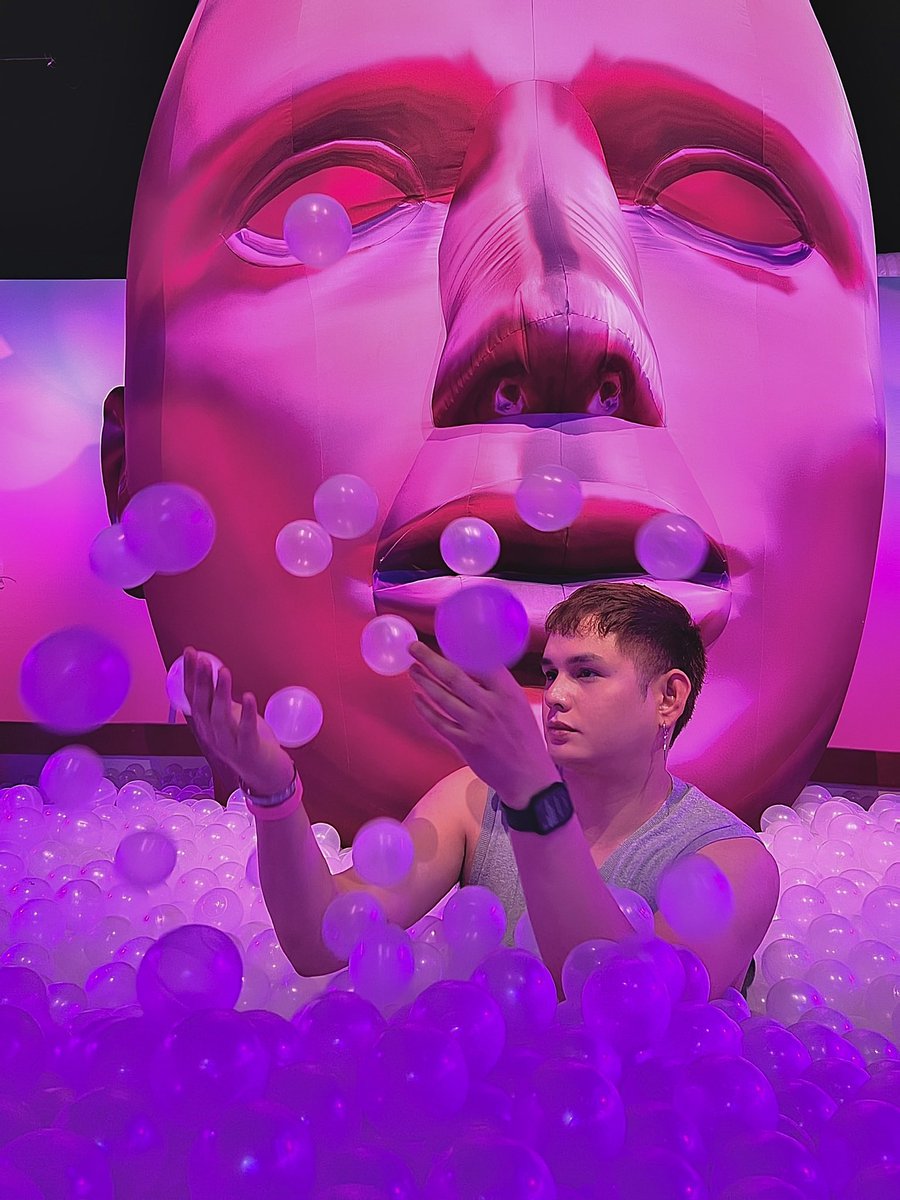 iamrommelgalido's tweet photo. Fun . It never asks how old you are #bubbleworld 🫧 https://t.co/1bRoVGLOGF