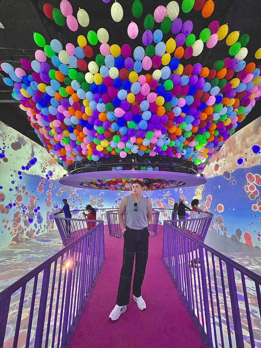 iamrommelgalido's tweet photo. Fun . It never asks how old you are #bubbleworld 🫧 https://t.co/1bRoVGLOGF
