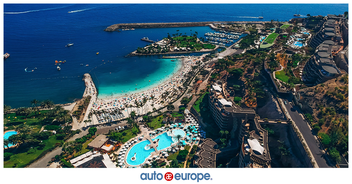 In #grancanaria troverai lunghe spiagge e dune di sabbia bianca, villaggi pittoreschi, vulcani e una vegetazione lussureggiante e per questo l'isola viene anche denominata come un "continente in miniatura".
Per ulteriori info su noleggi auto qui👉tinyurl.com/bdzj3ct9