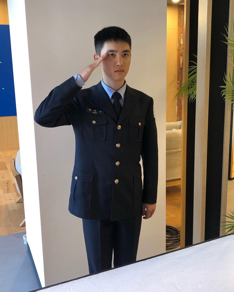 kokokbop's tweet photo. KYUNGSOO?!? 🫡🤍 https://t.co/YoLgjMEtRV