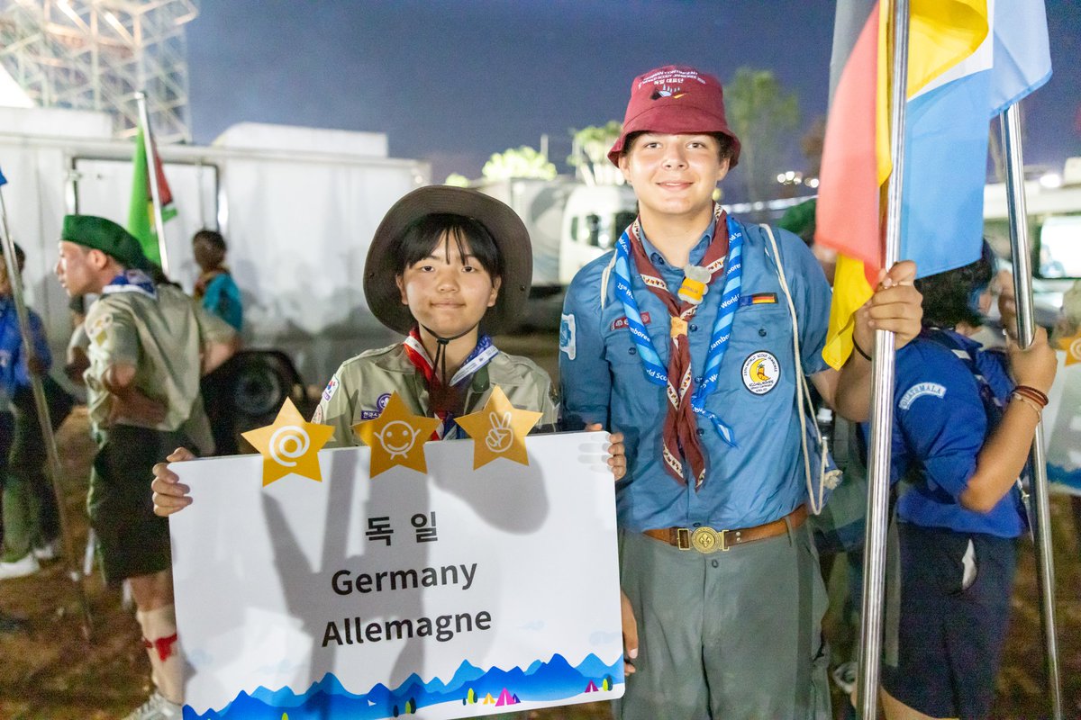 GermanyinKorea's tweet image. 새만금 #세계스카우트잼버리 개막에 맞춰 저희 대사관에서는 야영지를 방문해 🇩🇪독일 대표단과 만나 스카우트 대원들이 지내는 곳을 살피고 행사 프로그램에 대한 설명을 듣고 왔습니다. 대원들 모두 한국에서 즐거운 시간 보내기를 바랍니다! #wsj2023
📸 1&amp;amp;2: © @wsjrdp
📸 3: ©주한독일대사관