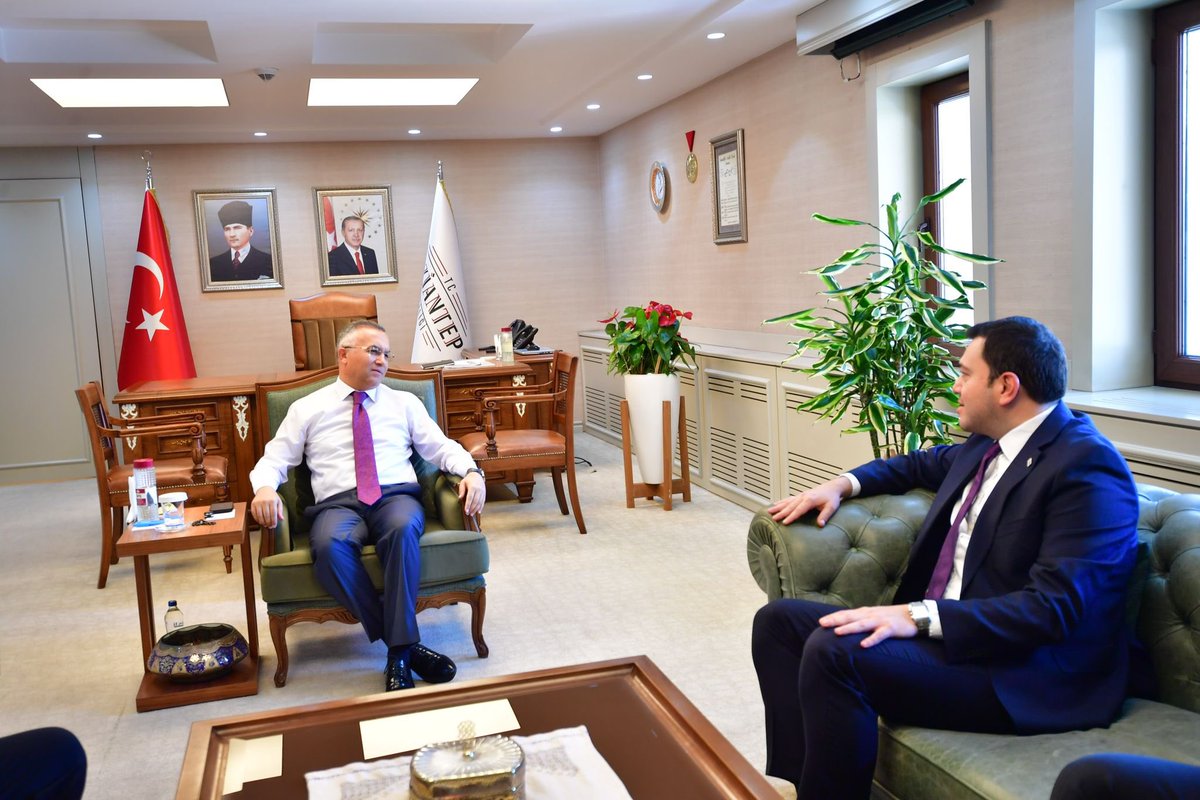 gantepvaliligi's tweet photo. GAGİAD Yönetim Kurulu Başkanı Cihan Koçer ve beraberindeki yönetim kurulu üyeleri, Valimiz Kemal Çeber’i ziyaret etti.

@kemalcebervali https://t.co/IJxcfSdYNs
