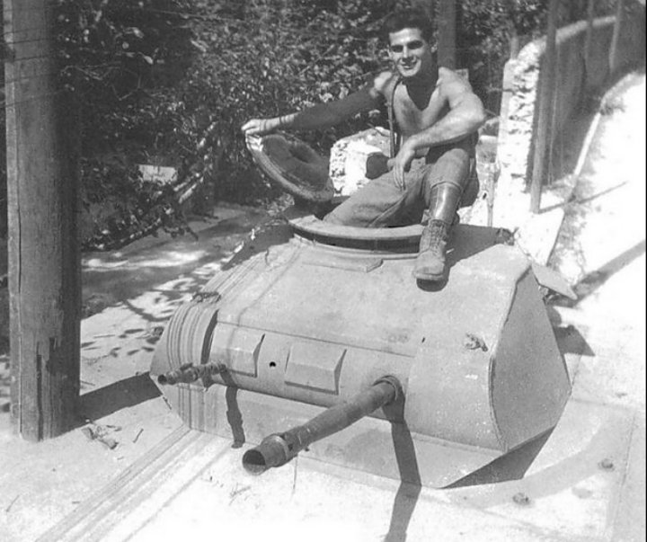 Postmanden1's tweet photo. #Normandy #PzII turret https://t.co/pZa8CJGBsB