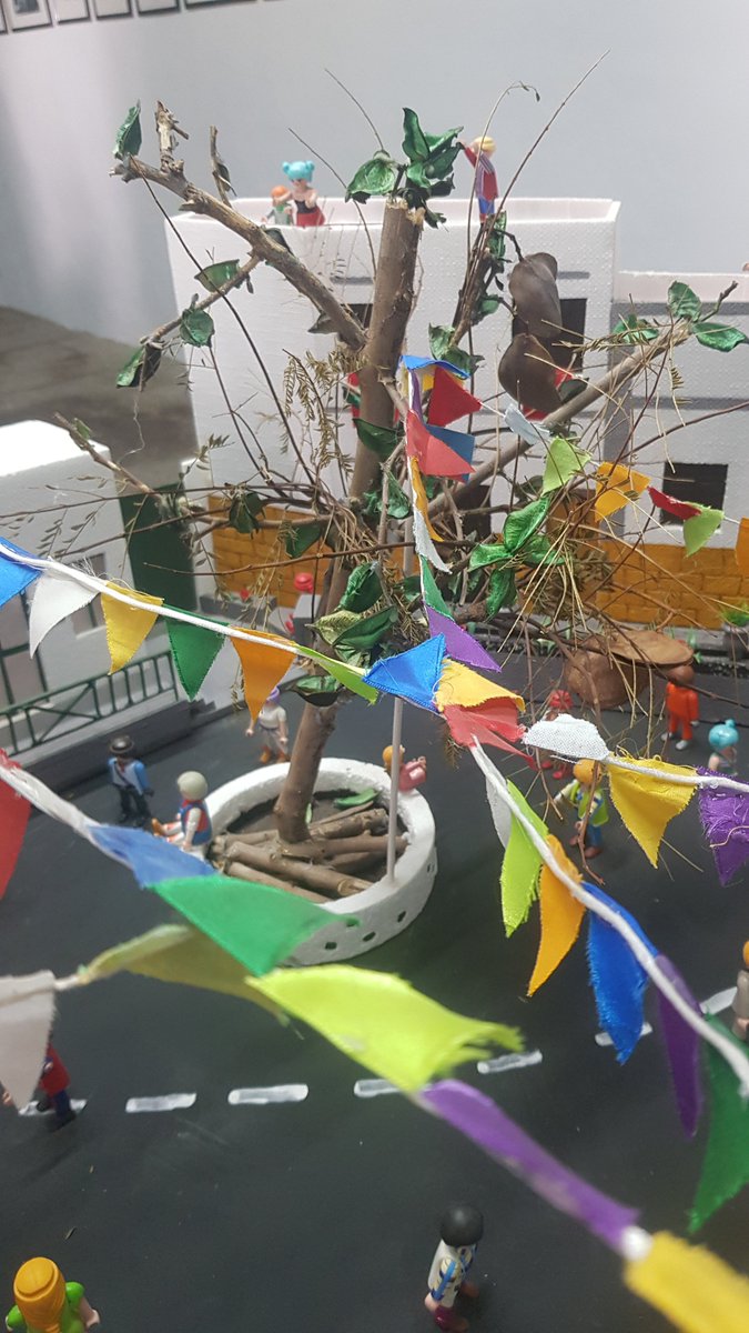 StopArboricidio's tweet photo. ¡Hasta el árbol de los playmovil tiene más hojas que el del cruce donde llega La Rama en la bajada de Guayarmina!
¡Bonita herencia nos deja #Menchu @popularesgc!
#StopPodasSalvajes
#AsíNoSePoda @AytoAgaete https://t.co/FniV6Br9gX