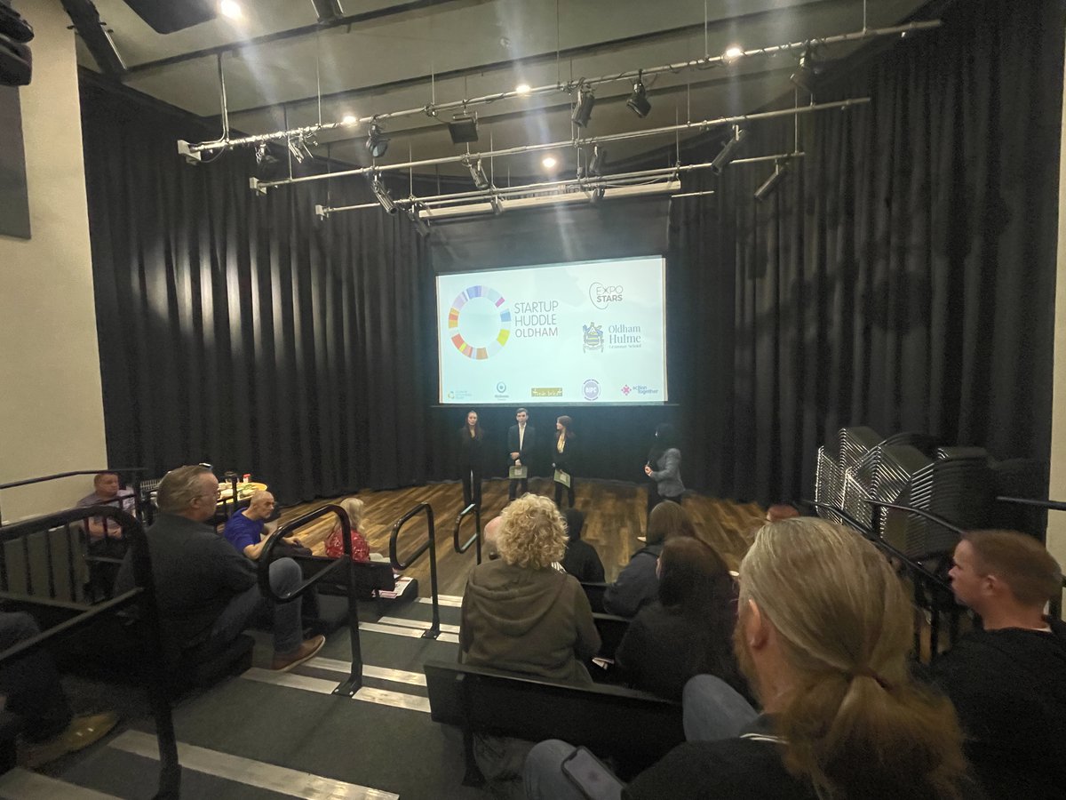 OldhamHulme's tweet photo. Brilliant work by the @FoxglovePapers team as they spoke at the @OldhamLibraries Start Up Huddle yesterday, making connections with other local entrepreneurs. 

They're nominated for the Side Hustle Initiative competition too! You can vote for them here https://t.co/xfaKfcfoEe https://t.co/I6B5664CGC