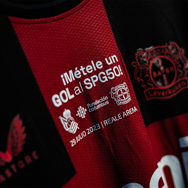 bayer04fussball's tweet photo. 👕 Ersteigert noch bis morgen ein Trikot-Unikat aus dem Testspiel gegen Real Sociedad. Der gesamte Erlös geht an die „Fundación Columbus".
🔙 #RSCB04 | #Bayer04 | #Werkself
