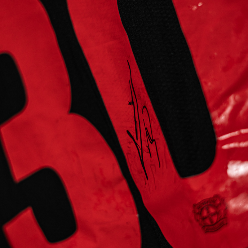 bayer04fussball's tweet photo. 👕 Ersteigert noch bis morgen ein Trikot-Unikat aus dem Testspiel gegen Real Sociedad. Der gesamte Erlös geht an die „Fundación Columbus".
🔙 #RSCB04 | #Bayer04 | #Werkself