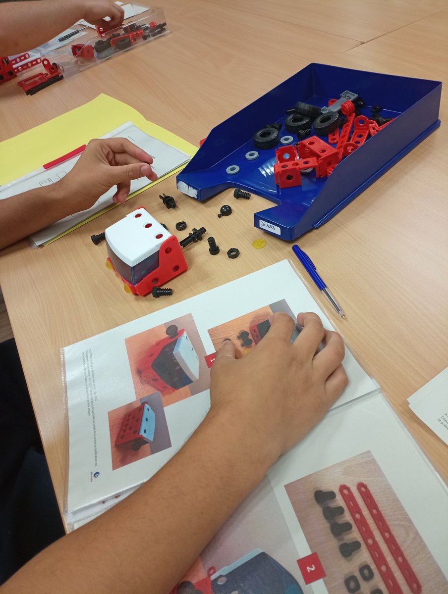 A Pôle emploi le Cateau a eu lieu un atelier de détection de potentiel pour le secteur industrie. Cet atelier a permis a 6 demandeurs d’emploi d’explorer leur potentiel d’habilité et de découvrir des secteurs d’activités porteurs. Ces ateliers utilisent des méthodes ludiques.