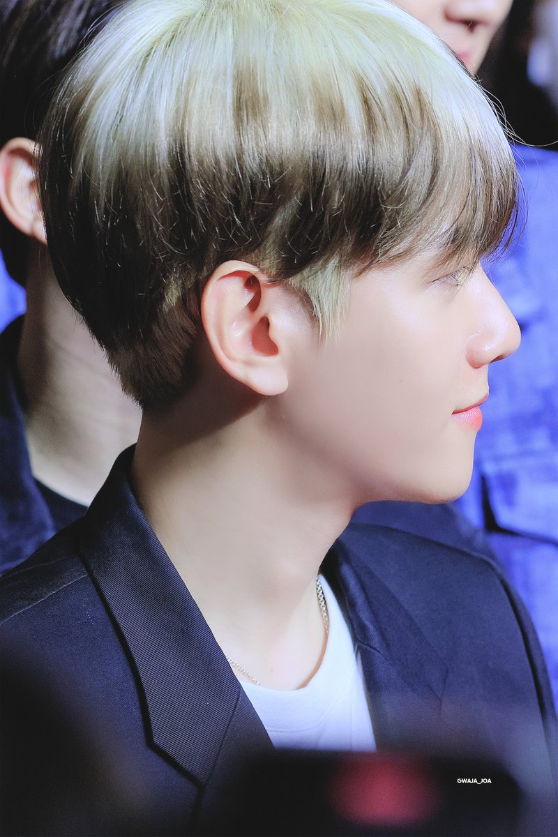 230725 더문 VIP 시사회

아익까❗️
강아지인데 왕자야🐶👑
왕자인데 말랑이야👑🥹
백현아,,,🥹🫶

#백현 #BAEKHYUN #EXO #엑소 <a href="/B_hundred_Hyun/">Baekhyun_EXO</a> <a href="/weareoneEXO/">EXO</a>