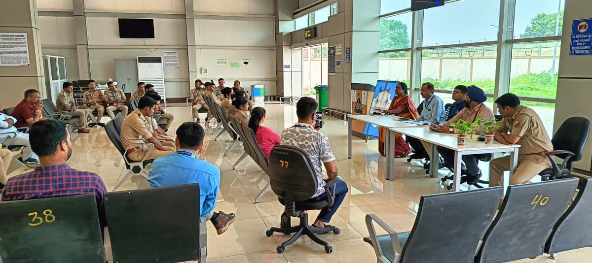 Hindon Airport tweet media