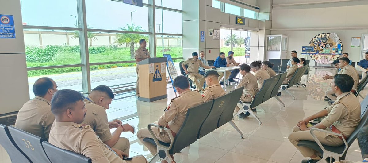 Hindon Airport tweet media