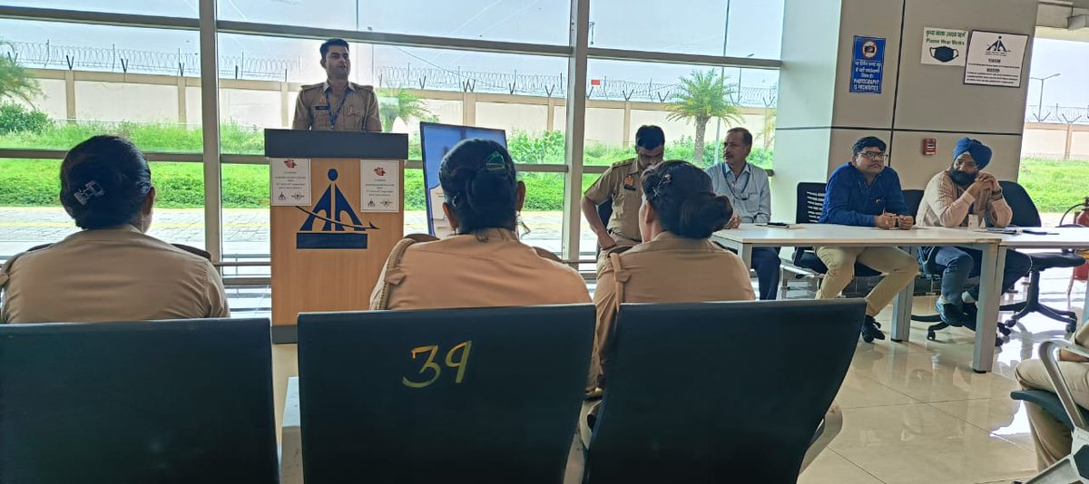 Hindon Airport tweet media