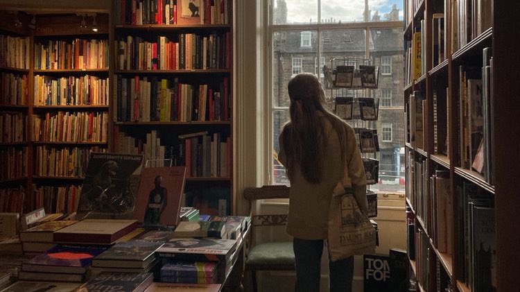 Cosy book stores <3