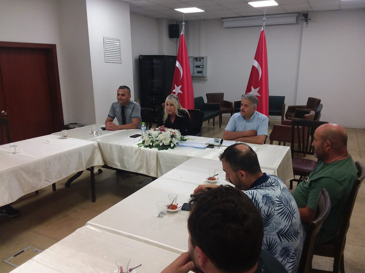 ZonguldakMEM's tweet photo. 🏫 Eğitim Yatırımlarımız Devam Ediyor

İl Müdürümüz Züleyha Aldoğan, okul ve kurumlarımızda gerçekleştirilen büyük onarımlara dair yüklenici firma temsilcilerinden bilgi aldı; okullarımızın eğitim öğretime hazır hale getirilmesi için onarımların bir an önce tamamlanmasını istedi. https://t.co/w7guhzuTA2