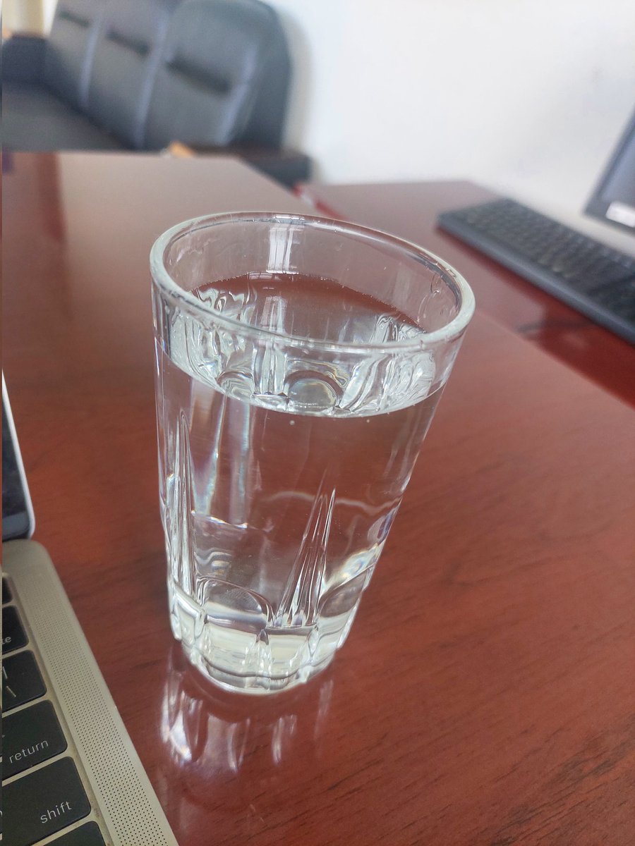 amerix's tweet photo. If you are reading this tweet,

Drink 2 glasses of water.

Protect your kidneys.

I am on my 5th glass of water.

Drink water!

#BetterTogether https://t.co/QhtF4A0vtm