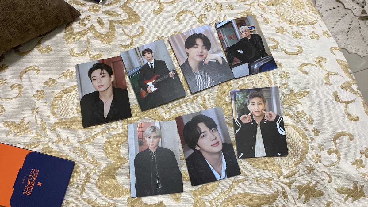 jjkoldvel's tweet photo. VENDA/VENDO BTS 

• Proof incompleto 110,00 (frete incluso) 
• Combo de cards de Permission To Dance 70,00 (com frete) 

📌Venda urgente! https://t.co/d5NcR1lvR0