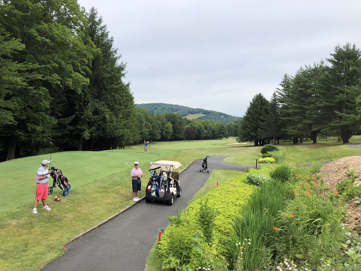 FXFlinn's tweet photo. @golfcourses101 5th @TheQuecheeClub Highland. Cornish told me he really loved the way this had settled in. https://t.co/4exQbnrc5n