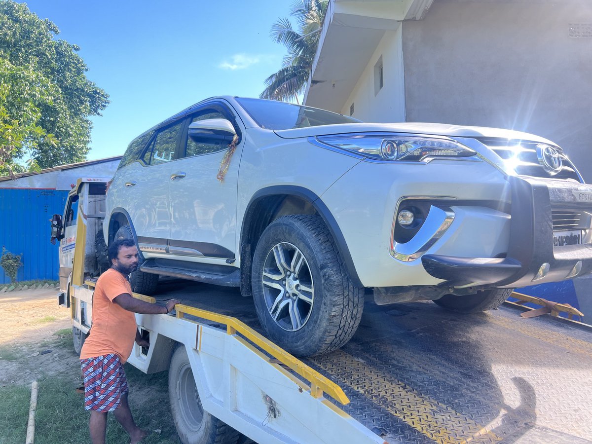 "Absolutely frustrated with <a href="/ICICILombard/">ICICI Lombard GIC</a>'s service! 😡 On 23rd July, my car broke down on the highway, and I have their 'RSA addon. But when I called their customer care, they told me to wait for business hours to contact claims. Seriously? 😡 #ICICILombardFail   <a href="/ICICILombard/">ICICI Lombard GIC</a>