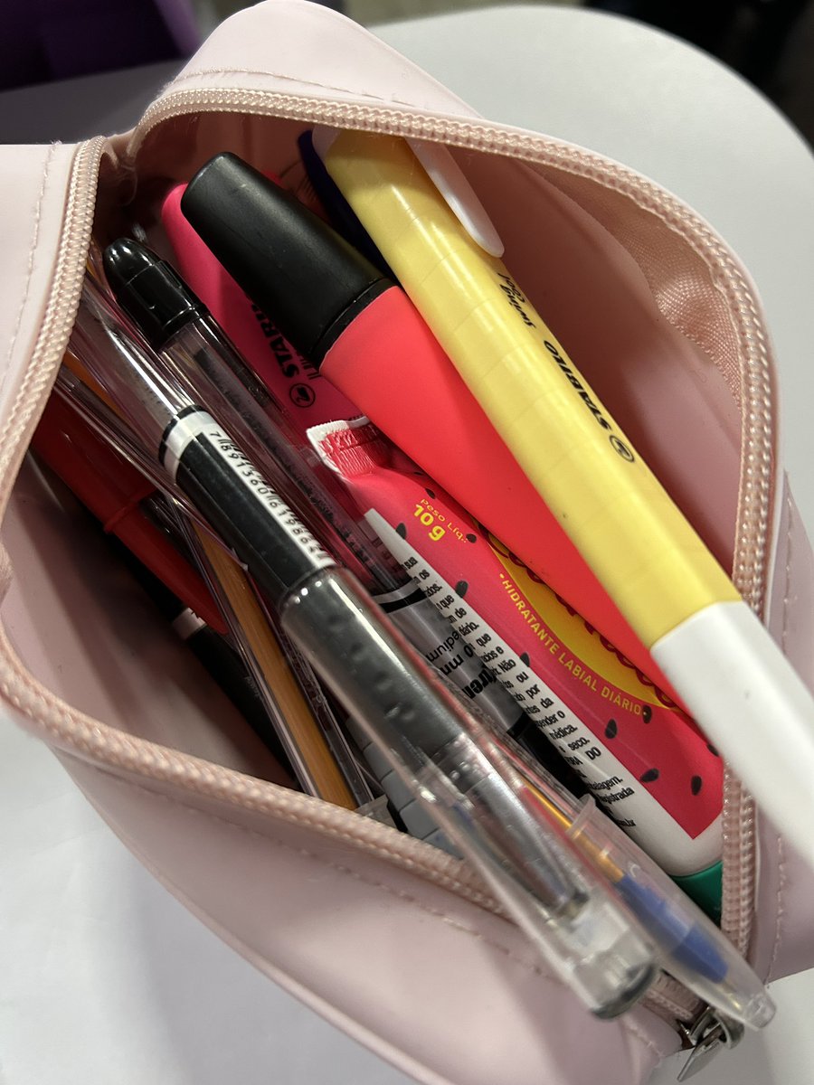 niinastudies's tweet image. literatura sempre vai ser a minha maior paixão