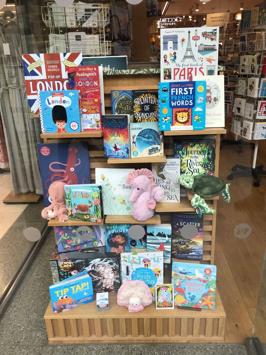 cathbruzzone's tweet photo. Super excited to see First French Words well displayed in @HatchStPancras. Perfect spot for it. Hope lots of mini travellers enjoy it. @bsmallMFL  @bsmallpub @bouncemarketing https://t.co/gbKud2Wt6R