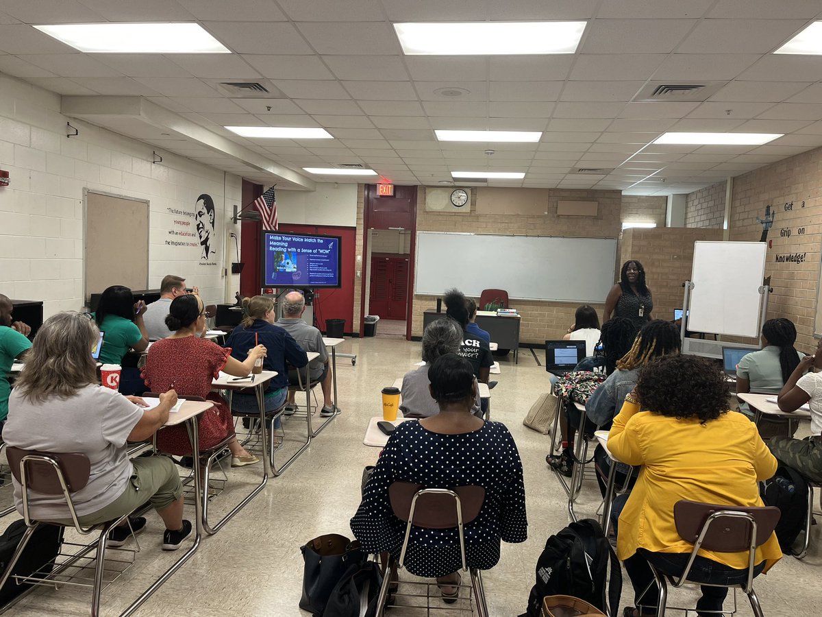 Powerful professional development is happing at Middle School Early Return where teachers are learning strategies to help struggling readers in Science!  <a href="/dcps/">deivid</a>