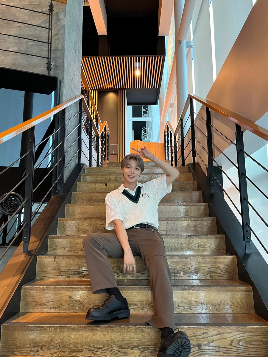 ireahand_'s tweet photo. 오늘도 함께해준 희아라 너무 고맙구!!🤍🤎
#엠카운트다운 #mcountdown https://t.co/tzwLFISGI3