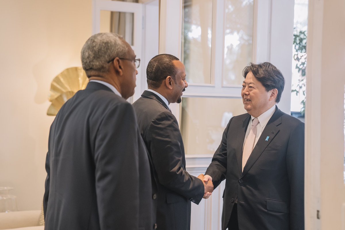 BonsoDekebo's tweet photo. Ethiopia's recent diplomatic engagement yields fruitful results with renewed relations and substantial financial support from global actors. #EthiopiaDiplomacy @EthioInDjibouti @MikeHammerUSA @Reuters @ChrisCoons @bpolitics @BBCAfrica https://t.co/LqtcuUeMb1