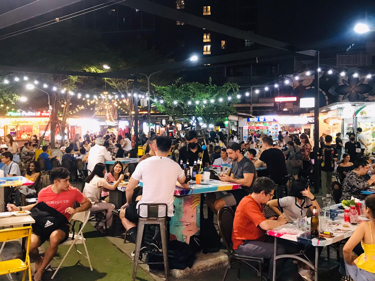 PiriPiriAsia's tweet image. 🏆 Experience the winning taste of our flame-grilled chicken, loved by locals and visitors alike. Join the league of @Piripiriasia fans today! #FlameGrilledChampion #LocalFavorite #DeliciousDining