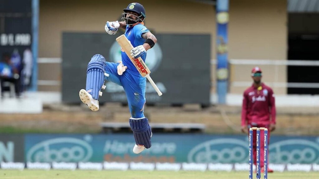 mufaddal_vohra's tweet photo. Chaminda Vaas said, "most people want Virat Kohli to perform all the time. If he fails in one or two games, people react differently, because of his consistency. He's still young and has a lot of time. The way he's performing, I'm sure he'll continue to do well for India". (HT). https://t.co/08MrE5X2aA