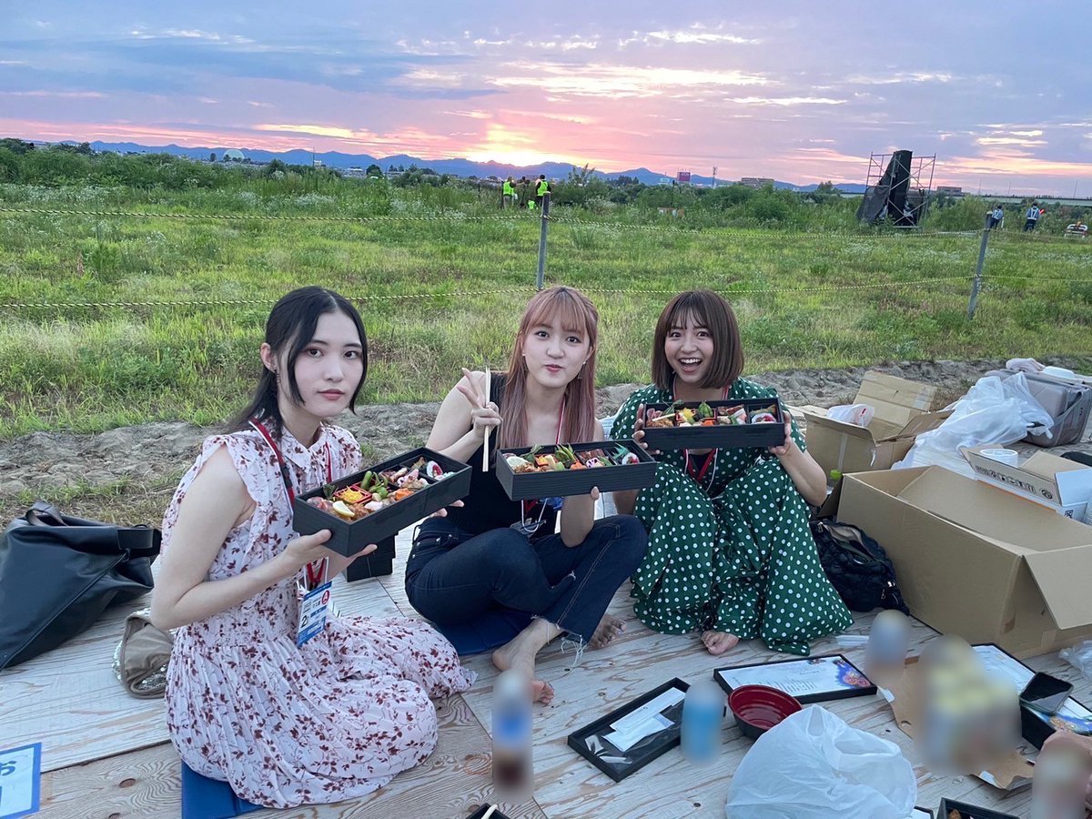kotoneofficial's tweet photo. 今年も堪能いたしました、長岡花火 。
何度観ても消えぬ感動に、地元の温かさや華やかな歓声、本当に特別な時間だなと感じます。
今年は音楽でも関わらせていただき、ちゃっかり長岡出身まで紹介していただき、例年以上に家族の笑顔が見られました。
この思い出と共に #米フェス も気合いを入れ文字数 https://t.co/bYdc1ujXcL