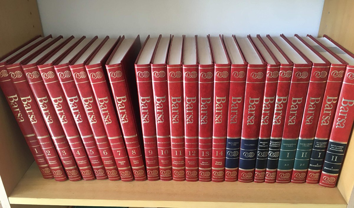 delucca's tweet photo. Vocês são do tempo em que a galera tinha a ENCICLOPEDIA BARSA em casa? https://t.co/1vT8QpWhbY