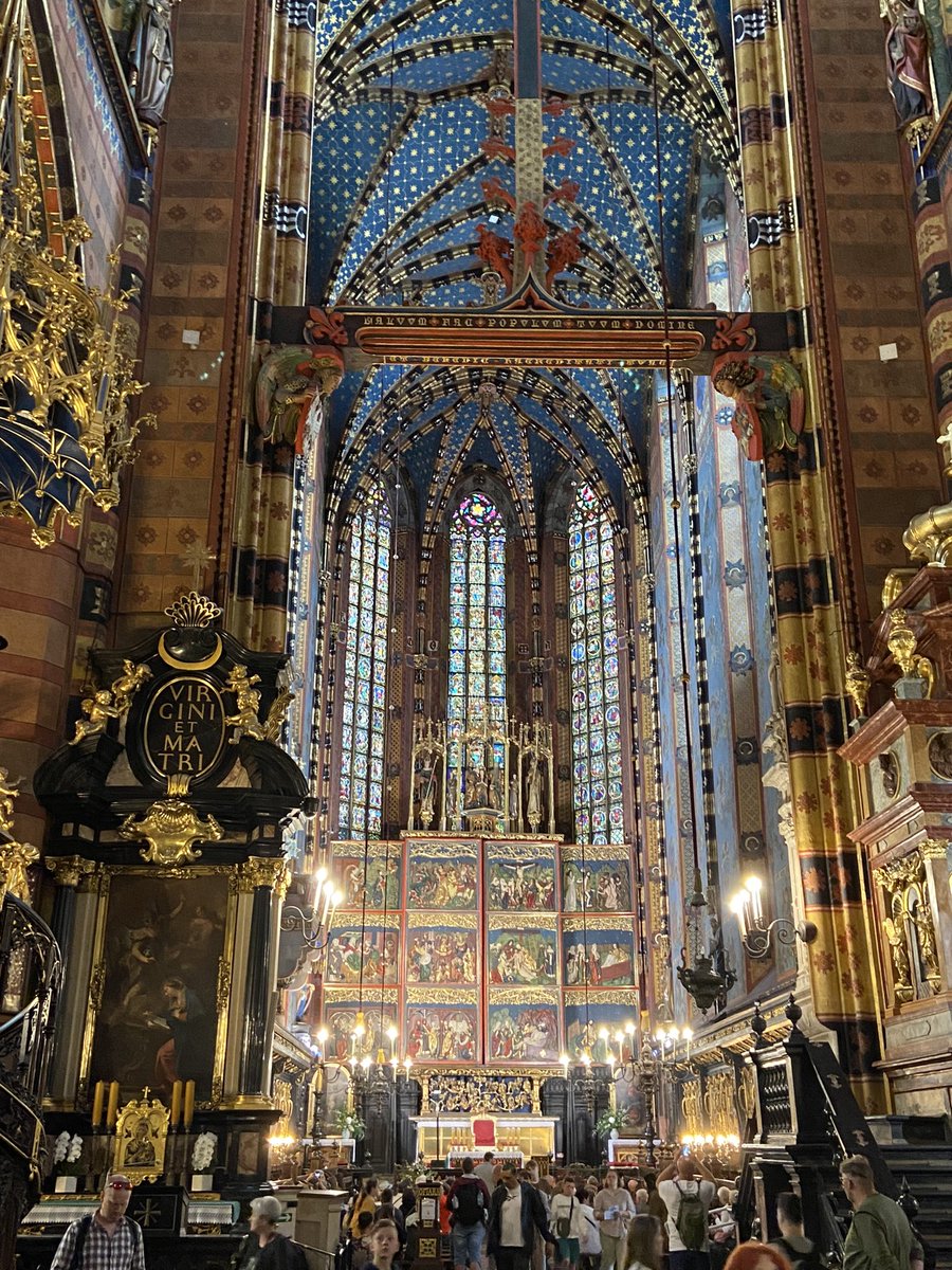 Knujs's tweet photo. Mariakirken i Krakow i all sin prakt https://t.co/38dZQSkIsb