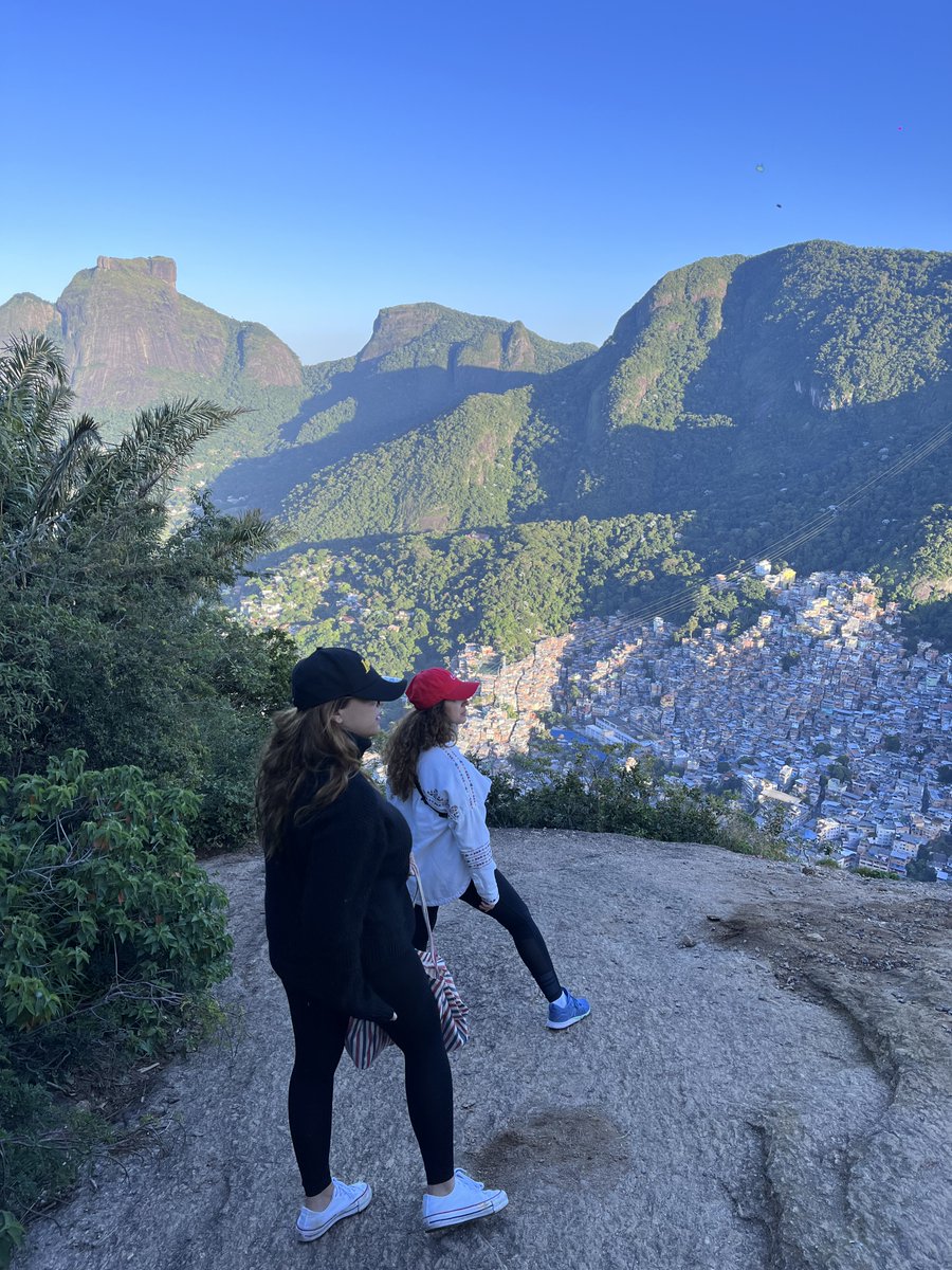noir_carre's tweet photo. Découvrez de nouveaux horizons tout en travaillant avec #WorkYourWorld !
La prochaine destination est le BRÉSIL 🇧🇷 !
Merci à Celine de partager ses photos inspirantes et de nous faire voyager à #Rio ! 🌏👩💻✈️
#FutureOfWork #DigitalNomad #WorkAndTravel #Brazil https://t.co/ylfVtMrzLh