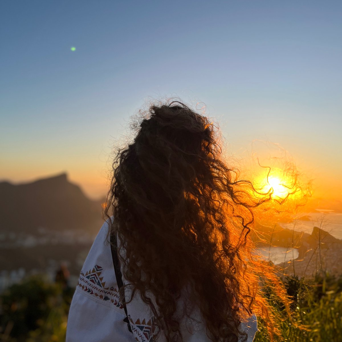 noir_carre's tweet photo. Découvrez de nouveaux horizons tout en travaillant avec #WorkYourWorld !
La prochaine destination est le BRÉSIL 🇧🇷 !
Merci à Celine de partager ses photos inspirantes et de nous faire voyager à #Rio ! 🌏👩💻✈️
#FutureOfWork #DigitalNomad #WorkAndTravel #Brazil https://t.co/ylfVtMrzLh