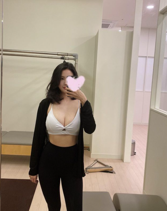 别叫姐姐 叫妈妈！！！ 想认个涩涩的干儿子 点赞报名