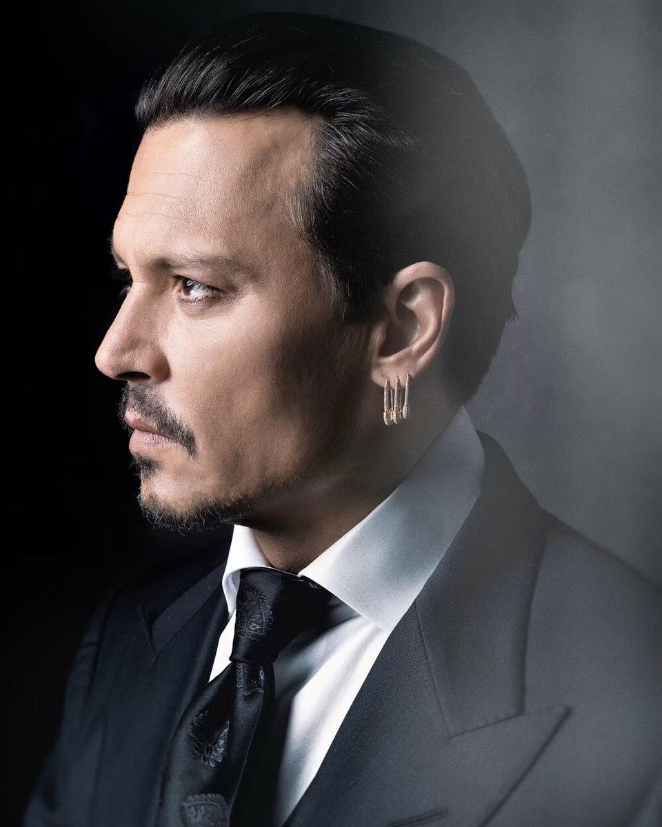 BowerxDepp's tweet photo. type Johnny Depp with your eyes closed https://t.co/ZIEPpyu9on