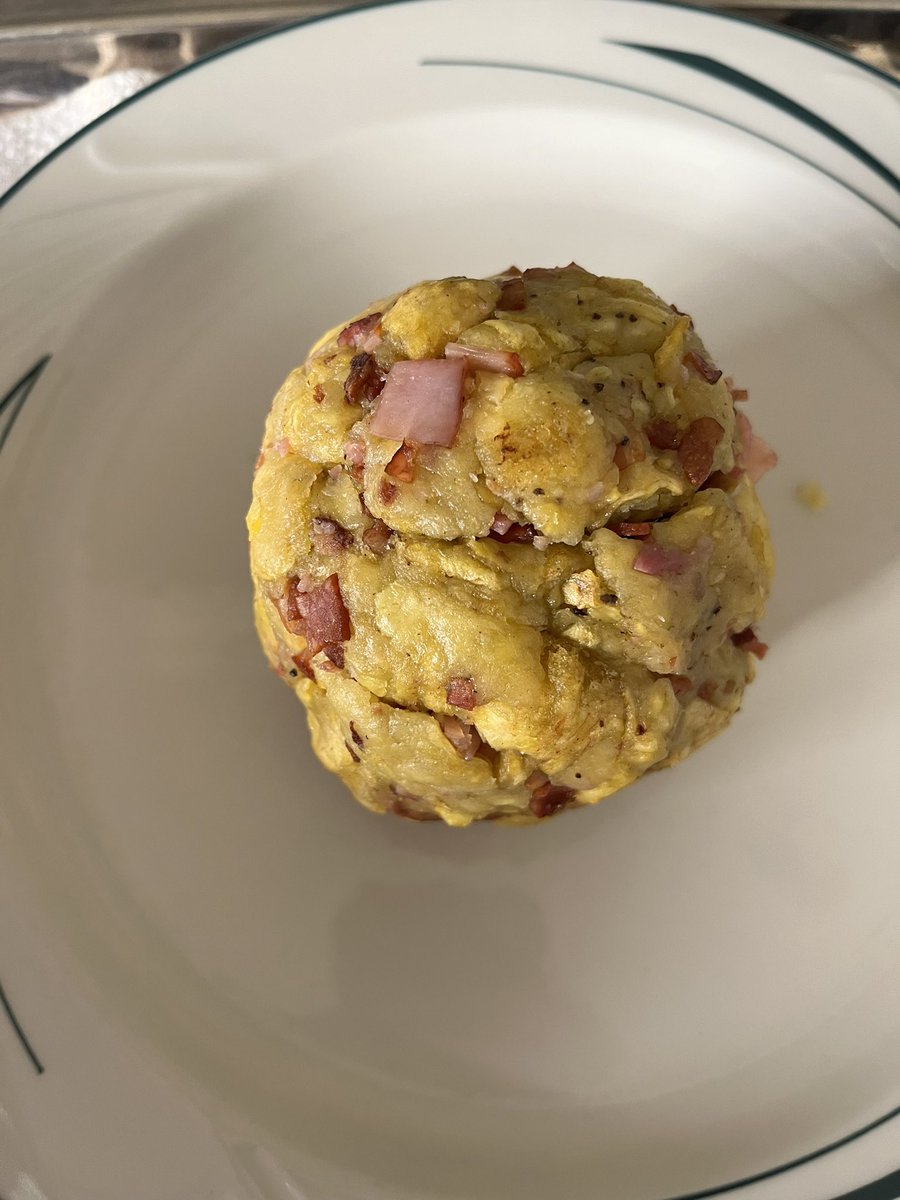 Este manjar está elaborado con plátano dominico proveniente de la capital platanera del mundo, El Carmen, Manabí. Este país está bendecido con la mejor comida del mundo!