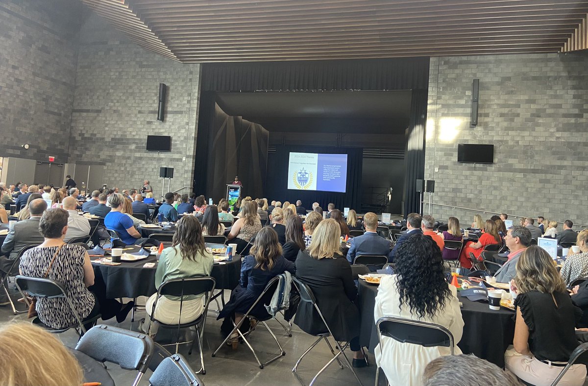 chief_spd's tweet photo. Full house at new Jarrett Middle School to hear from @officialSPS Superintendent Dr. Grenita Lathan annual “State of the Schools” #GoodmorningSpringfield #GMS2023 https://t.co/0WwHd1MNtF