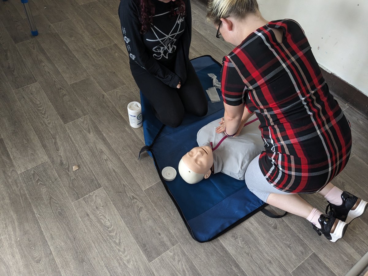 NDECatrin_Reed's tweet image. We've had a great couple of training days with Del &amp;amp; Ol this week in #Aberystwyth.  @ndeducation 
#introtosign #teamteach #basiclifesaving 👌👍🩹
I always love the days when I get to see our candidates in person for the first time in ages! 
And always nice to see Les @llwynyreos