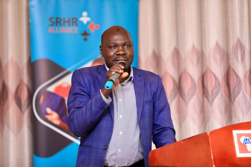 In a thought-provoking statement, Mr. Saidi Nsamba highlights the integral link between religion and health. 

It's crucial to address mental health alongside physical well-being
#UnlockMySRHR
#Faith4YouthHealth