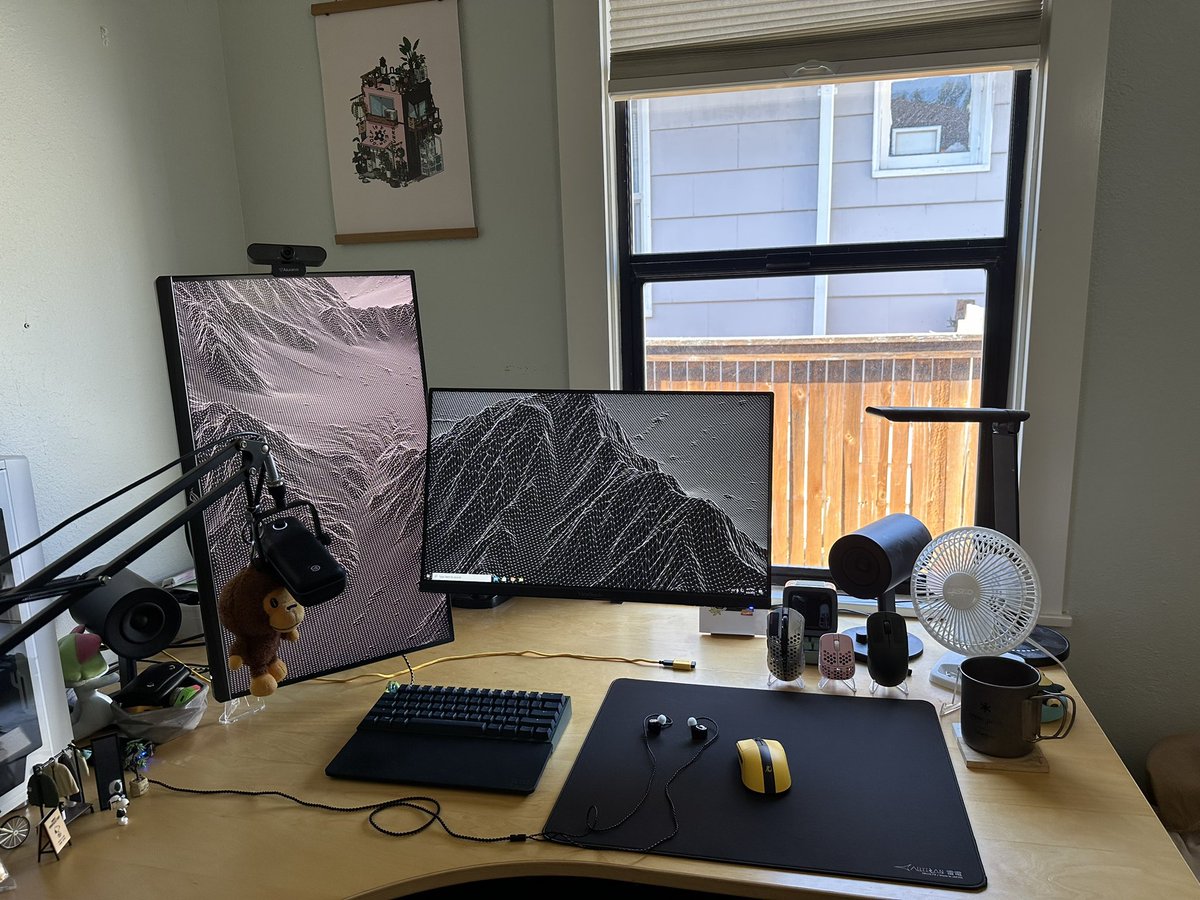 neekdg's tweet photo. got the pulsar x2 mini bruce lee edition from @microcenter today :’)

posting my setup as well https://t.co/ASnz0oTo8v