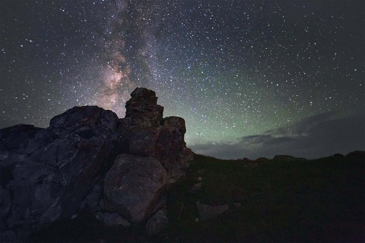 Звёздный десант где-то в горах Кыргызстана.

📷 Элина Магалимова: rtraveler.ru/community/user…
