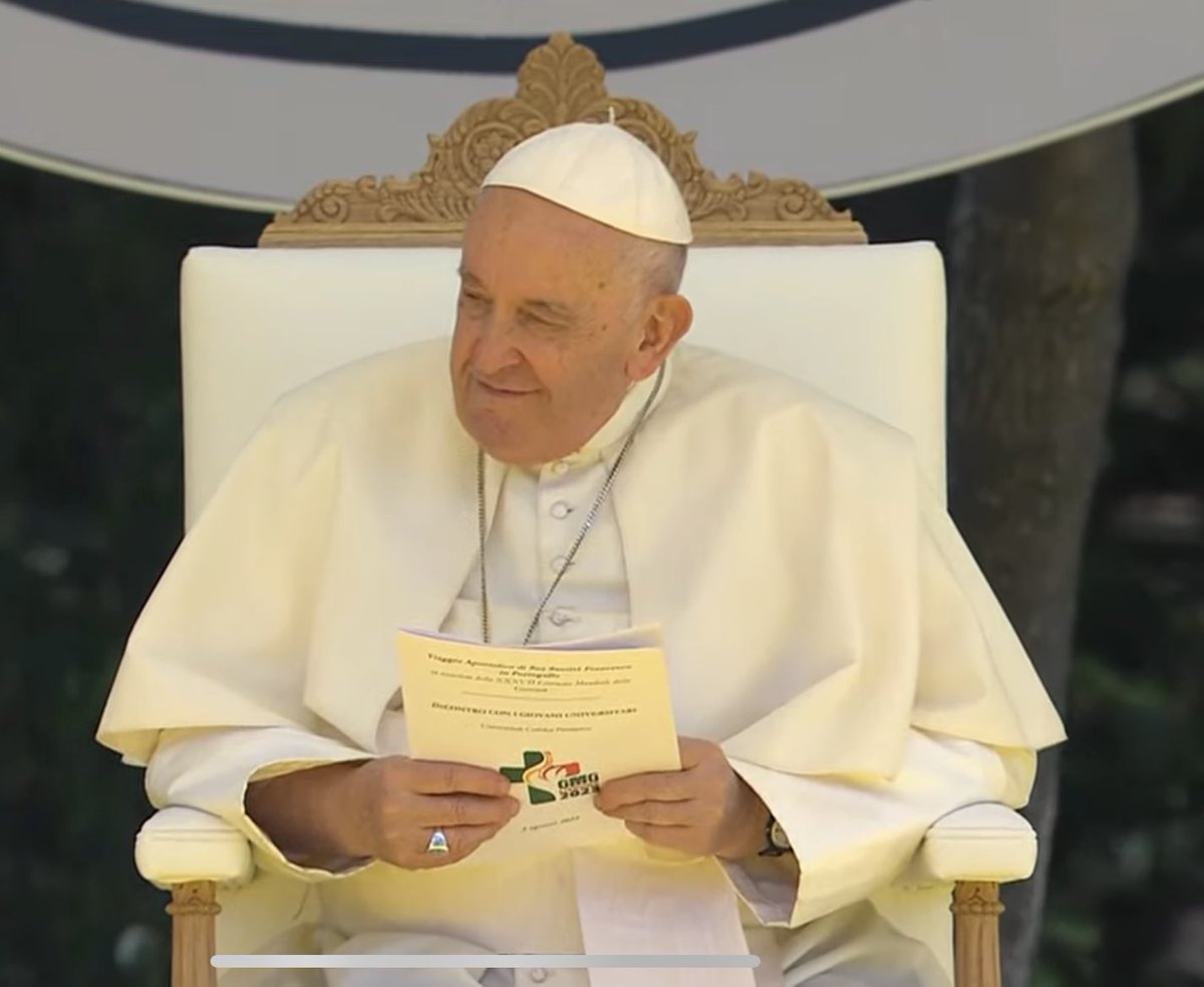 romereportsesp's tweet photo. “No sean administradores de miedos sino emprendedores de sueños”-Papa Francisco https://t.co/R69GOJgi3J