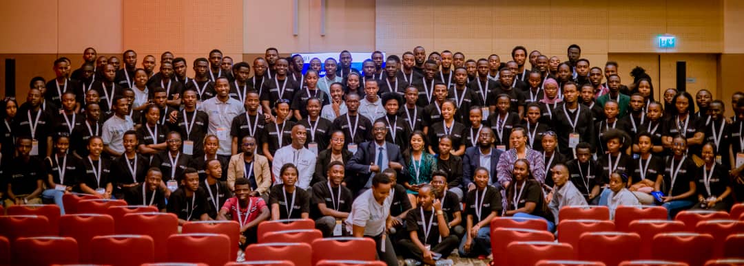 JeanSE_Engineer's tweet photo. It was an amazing cyber tech youth summit. We have seen our national leaders' conversations with professional security engineers in cybersecurity.  @Cybersec_Rwanda @uzarwanda  @MusoniPaula https://t.co/x44YGlsrBt