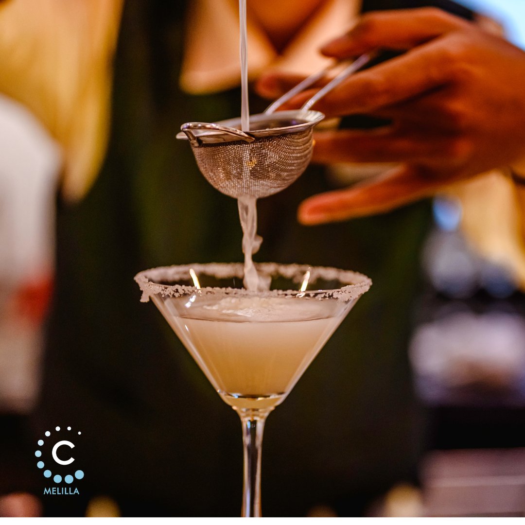 ¿Nos tomamos algo?🥂 

#GranCasinoMelilla, abierto de martes a jueves: de 21:00h a 04:00h y viernes y sábados: de 21:00h a 05:00h.